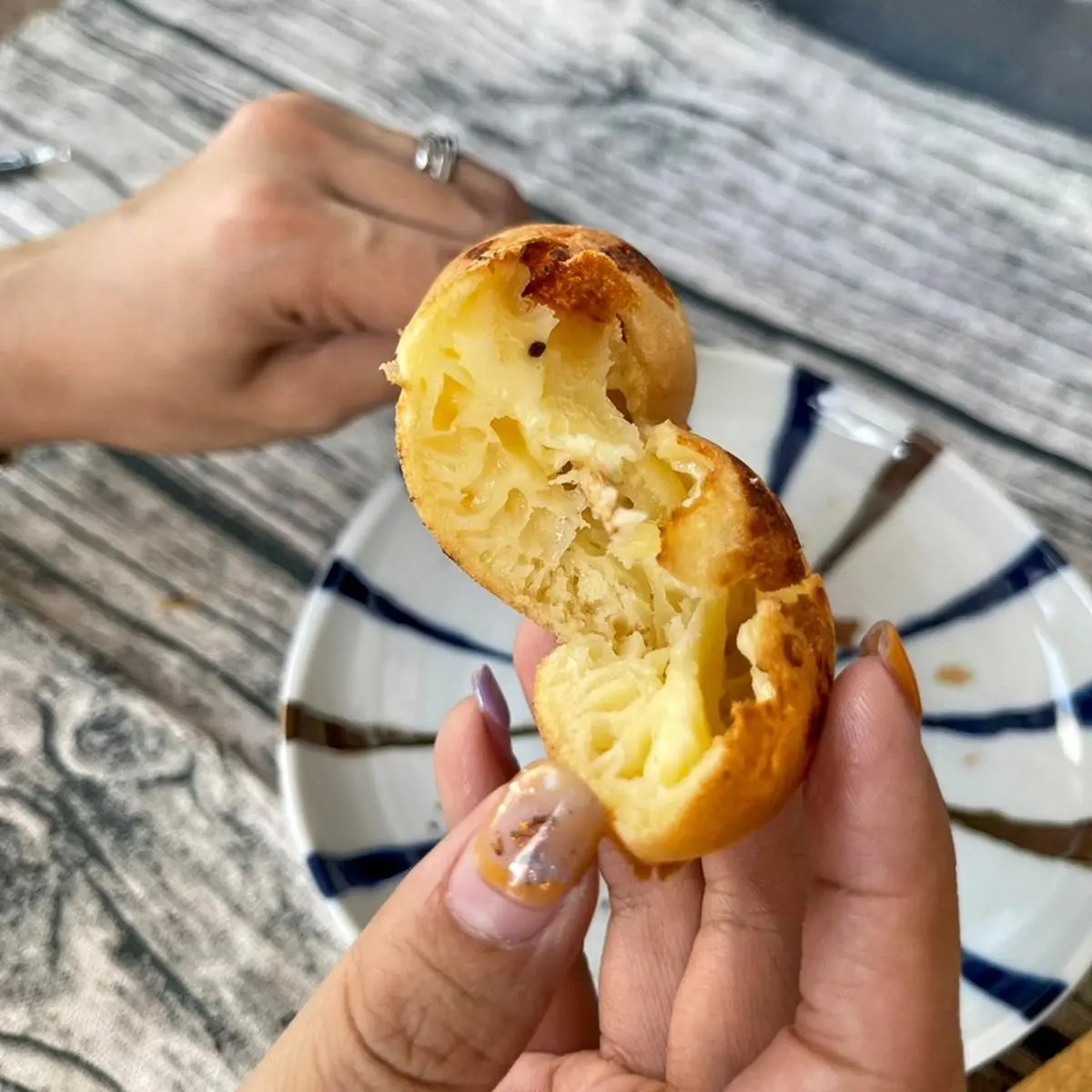 IG美食+1!新竹「港式雞蛋仔」小丸子造型超萌,雙料起司內餡會爆漿 IG美食+1!新竹「港式雞蛋仔」小丸子造型超萌,雙料起司內餡會爆漿