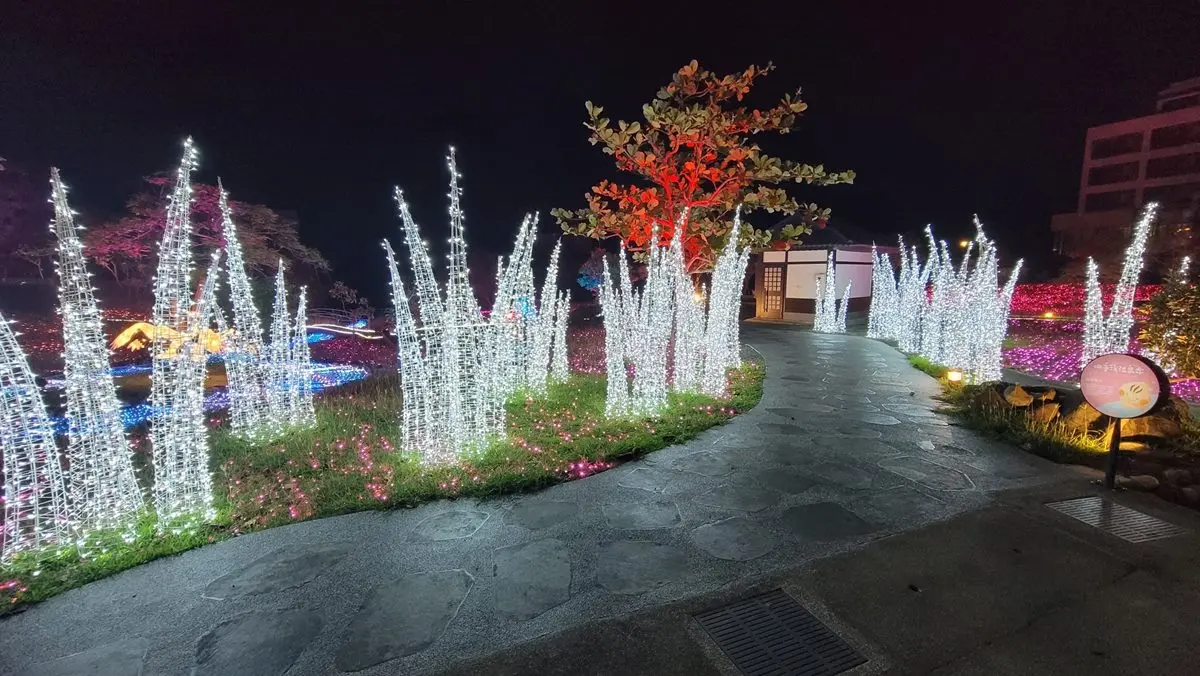 全台最南燈會「四重溪溫泉季」!櫻花隧道、日式神社必拍,加碼免費浴衣體驗 全台最南燈會「四重溪溫泉季」!櫻花隧道、日式神社必拍,加碼免費浴衣體驗