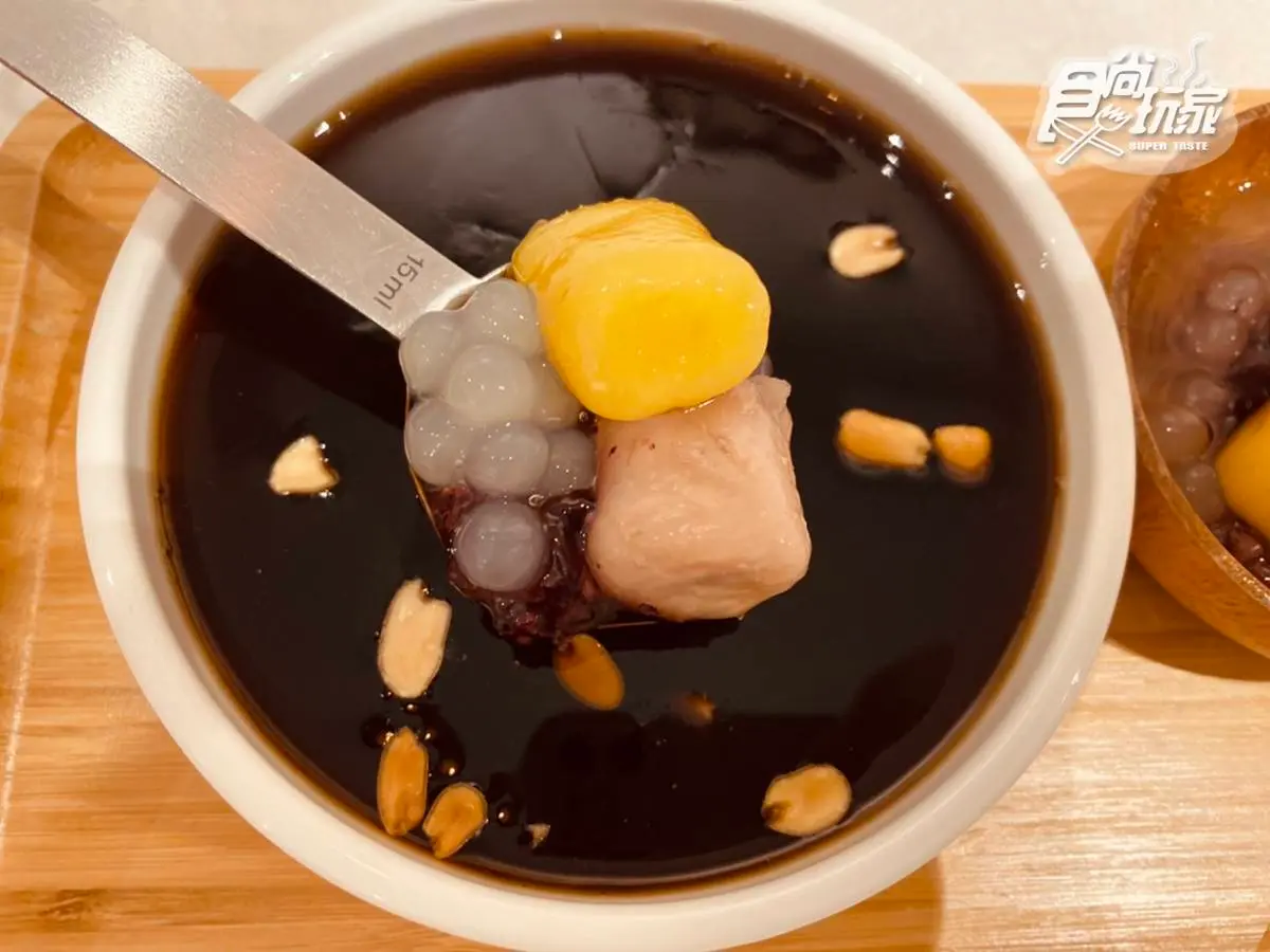 暖胃靠這碗！八時神仙草新推「鮮奶紅豆紫米粥」，招牌燒仙草+Q芋圓也超飽足