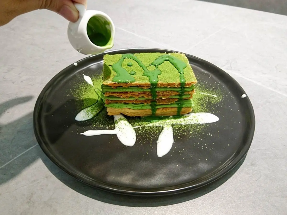 【新開店】台南隱密甜點店！抹茶千層酥內用才吃得到，濃郁生乳捲有滿滿餡料