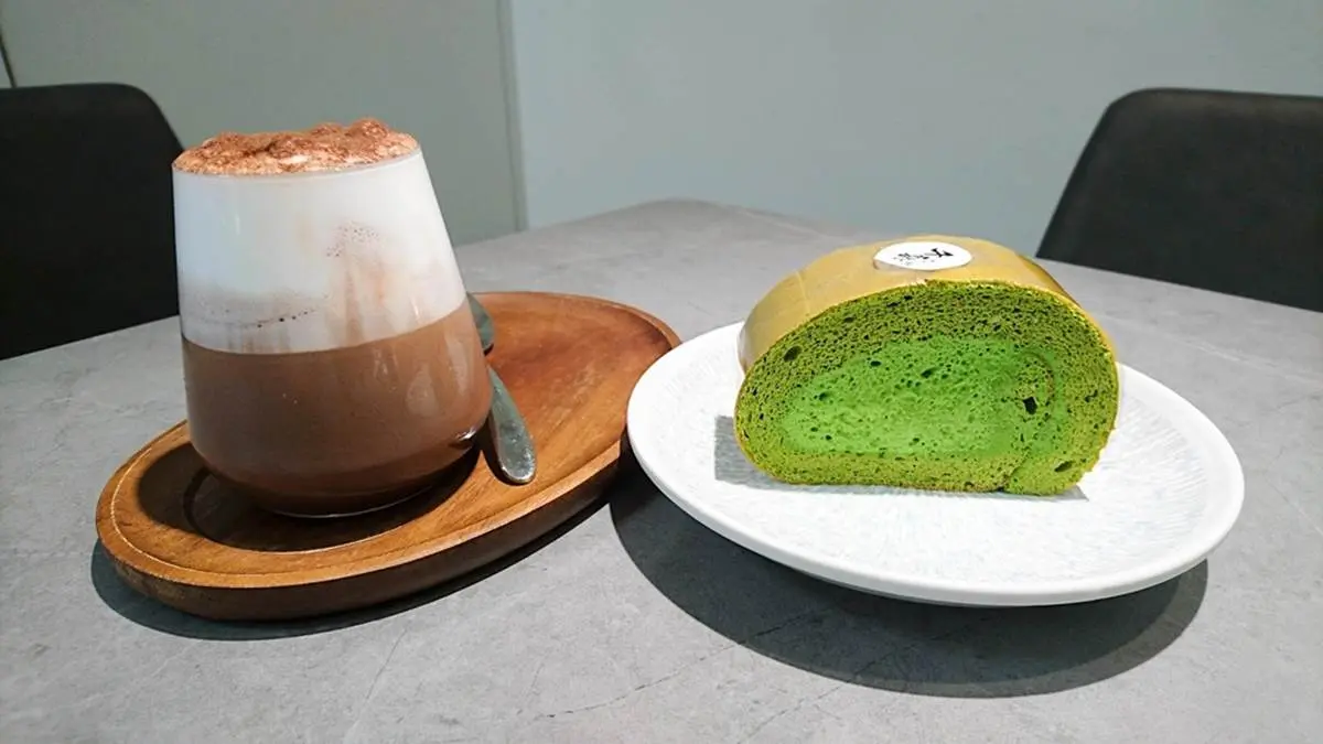 【新開店】台南隱密甜點店！抹茶千層酥內用才吃得到，濃郁生乳捲有滿滿餡料