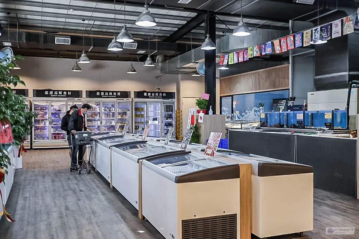 【新開店】對身分證送帝王蟹、龍蝦!600坪水產市場超好買,現吃九宮格生魚片 【新開店】對身分證送帝王蟹、龍蝦!600坪水產市場超好買,現吃九宮格生魚片