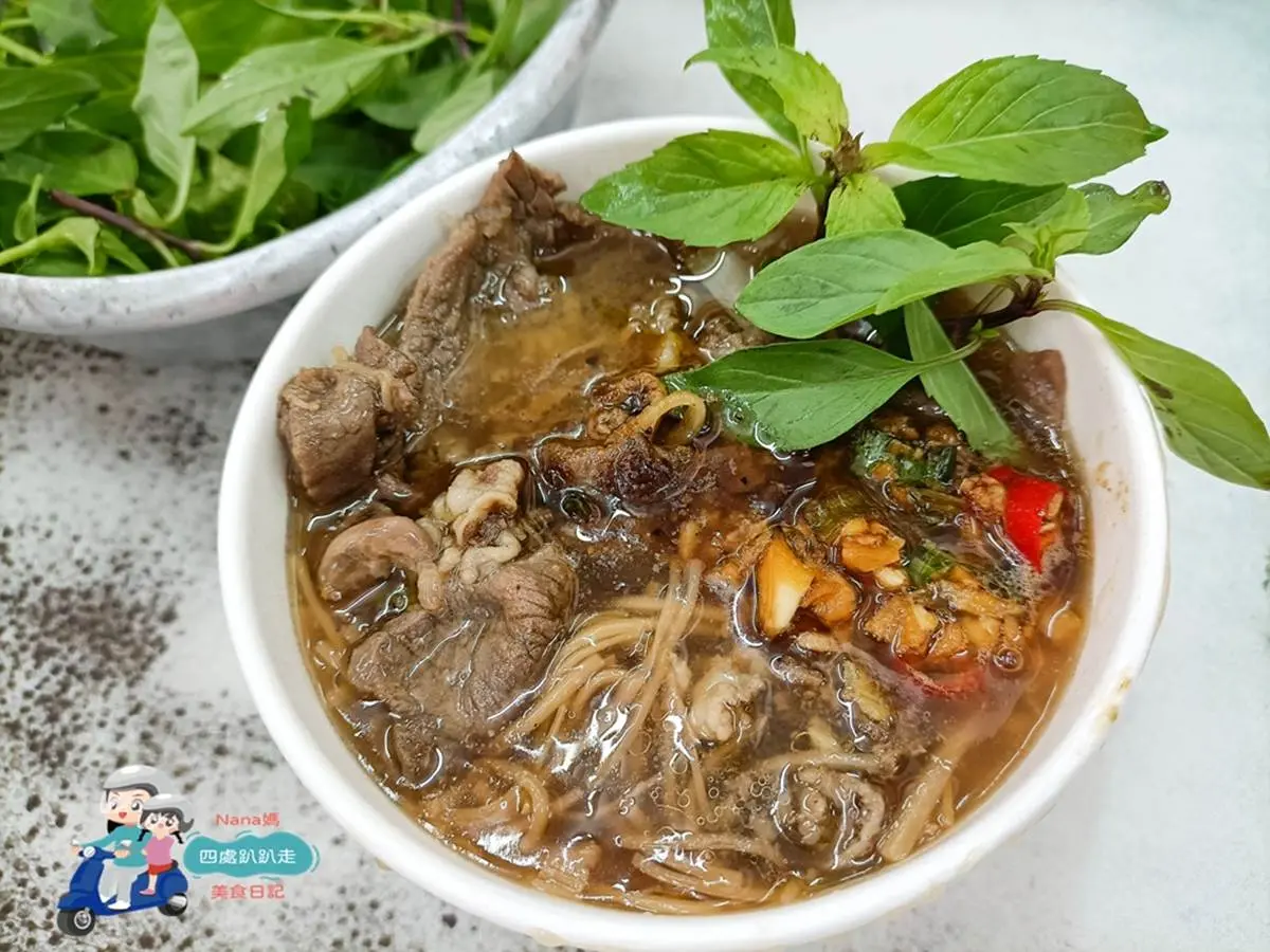 輔大學生口袋名單!新莊20年羊肉飯鹹香夠味,羊肉麵線搭自製辣醬更加分 輔大學生口袋名單!新莊20年羊肉飯鹹香夠味,羊肉麵線搭自製辣醬更加分