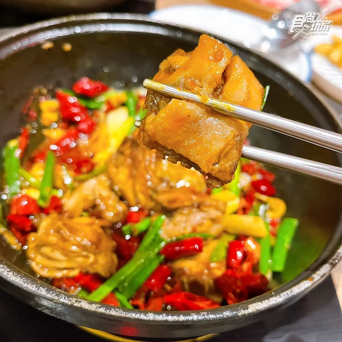 抽免費嗑1年火鍋!「尬鍋」把2款台菜變湯底,還獨創辣子爆雞乾濕兩吃 抽免費嗑1年火鍋!「尬鍋」把2款台菜變湯底,還獨創辣子爆雞乾濕兩吃
