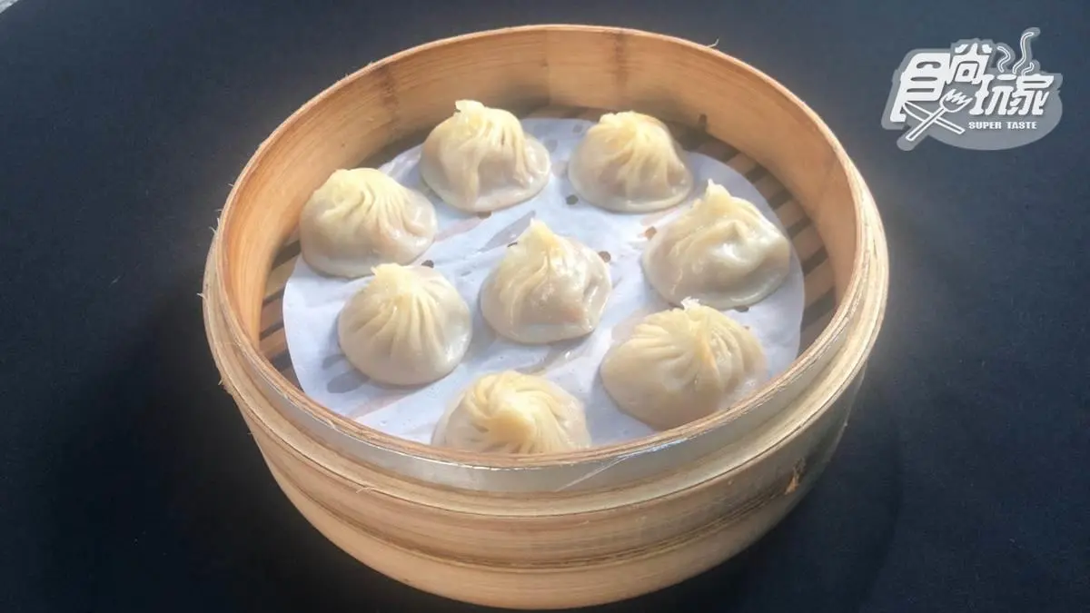 在地人激推！板橋麻辣湯包一咬就爆汁，手工現包來晚搶不到