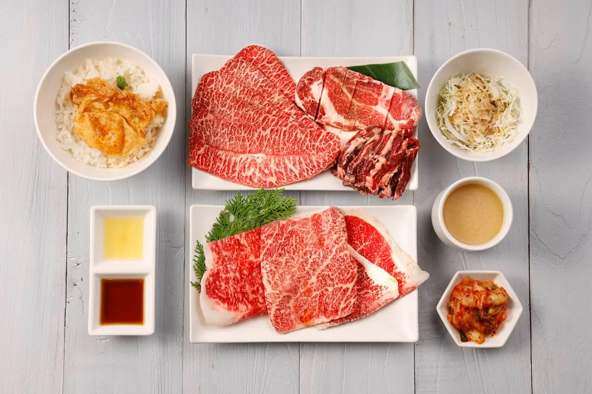 ４人同行１人免費！和牛祭、鉄火燒肉插旗微風信義，爽嗑A5和牛＋龍蝦