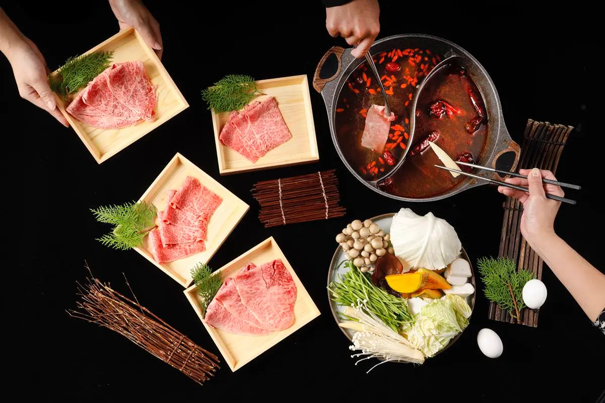 ４人同行１人免費！和牛祭、鉄火燒肉插旗微風信義，爽嗑A5和牛＋龍蝦