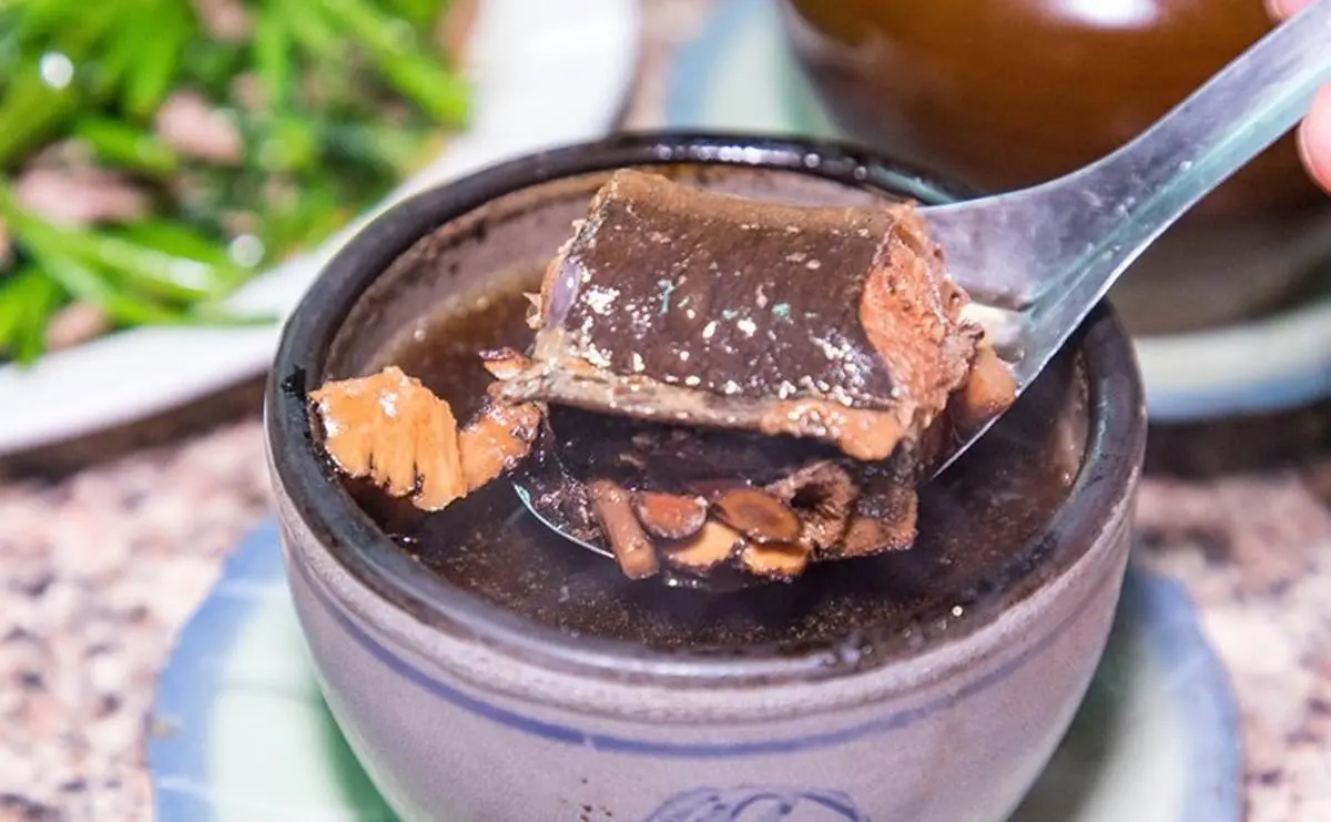 飄香60年!華西街「進補美食」必吃滿料麻油雙腰,枸杞鰻、黑棗雞入口就融化 飄香60年!華西街「進補美食」必吃滿料麻油雙腰,枸杞鰻、黑棗雞入口就融化