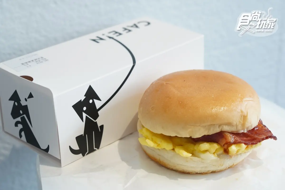 Kitty、酷企鵝餅乾超Q!板橋CAFE!N三麗鷗門市先打卡,現做漢堡+熱狗堡必點 Kitty、酷企鵝餅乾超Q!板橋CAFE!N三麗鷗門市先打卡,現做漢堡+熱狗堡必點