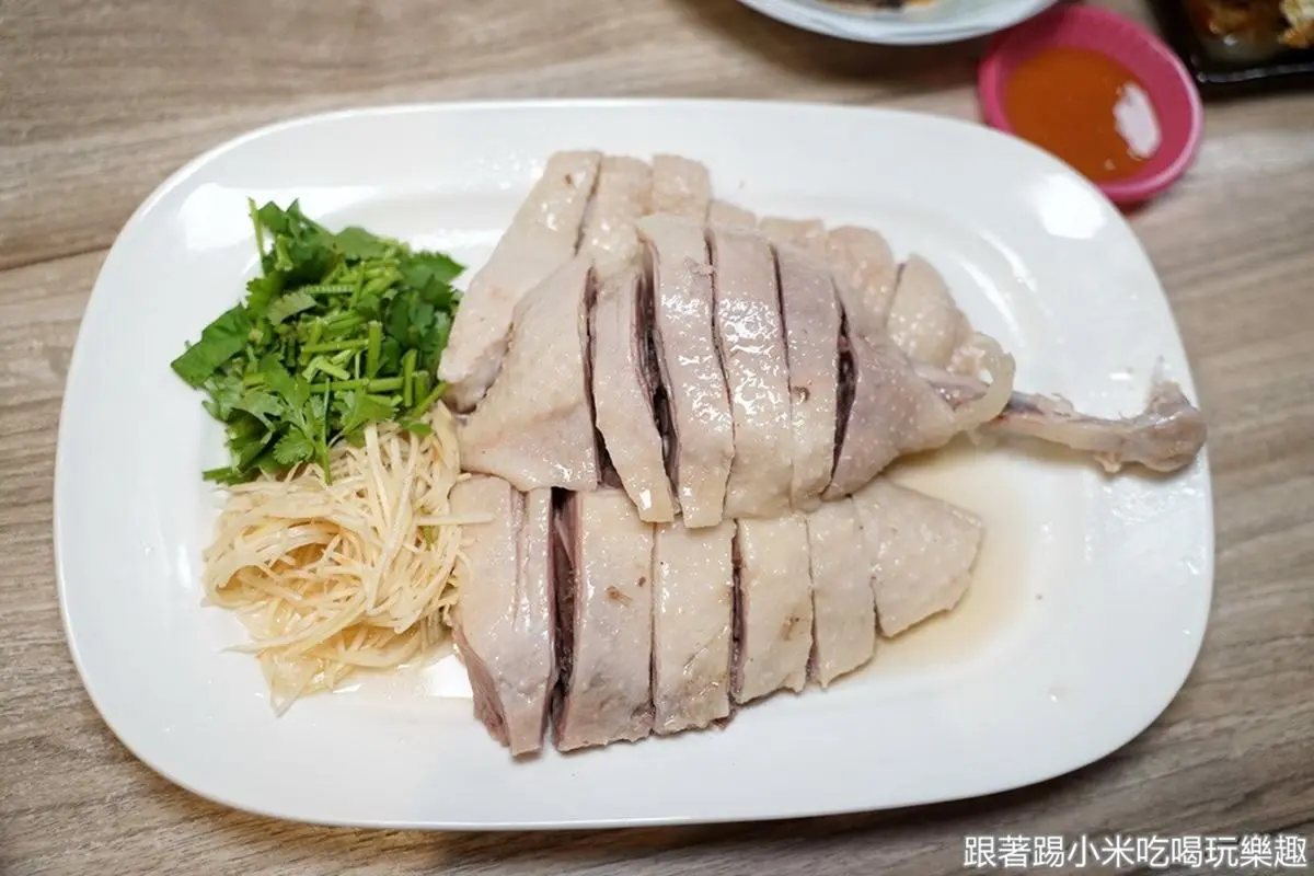 被滷肉飯耽誤的鵝肉店!新竹「鵝滷飯」肥瘦適中超唰嘴,必配隱藏版鵝油辣椒 被滷肉飯耽誤的鵝肉店!新竹「鵝滷飯」肥瘦適中超唰嘴,必配隱藏版鵝油辣椒