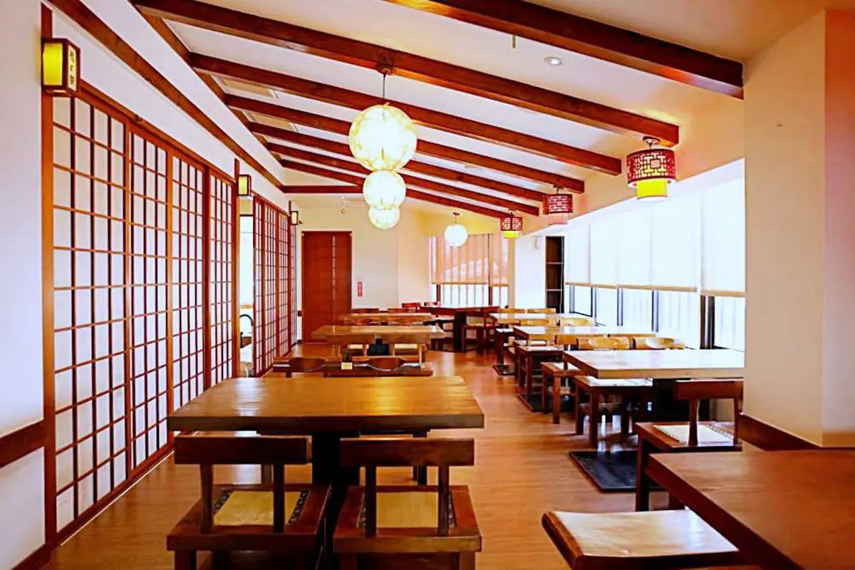 【新開店】全台首家!台中「宮廷風火鍋」有整隻牛骨,厚切菲力像排骨一樣大 【新開店】全台首家!台中「宮廷風火鍋」有整隻牛骨,厚切菲力像排骨一樣大