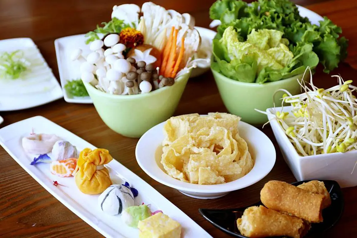 【新開店】全台首家!台中「宮廷風火鍋」有整隻牛骨,厚切菲力像排骨一樣大 【新開店】全台首家!台中「宮廷風火鍋」有整隻牛骨,厚切菲力像排骨一樣大