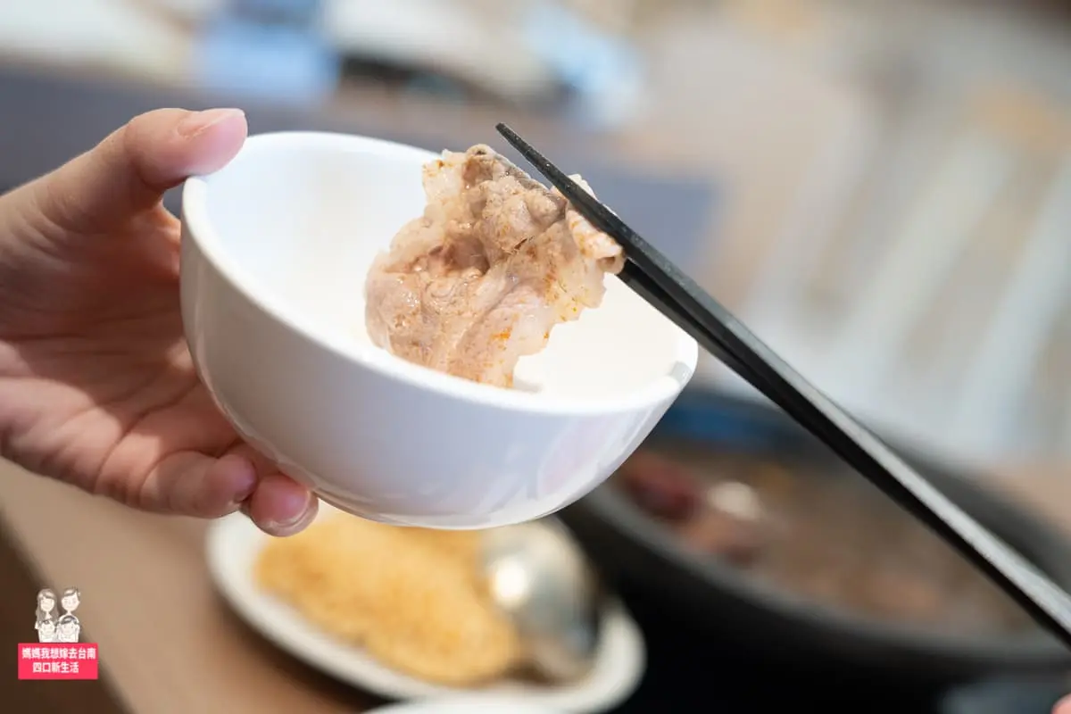 【新開店】台南「網美系火鍋店」打卡萬花筒裝潢,現炒麻辣石頭鍋有中藥香 【新開店】台南「網美系火鍋店」打卡萬花筒裝潢,現炒麻辣石頭鍋有中藥香