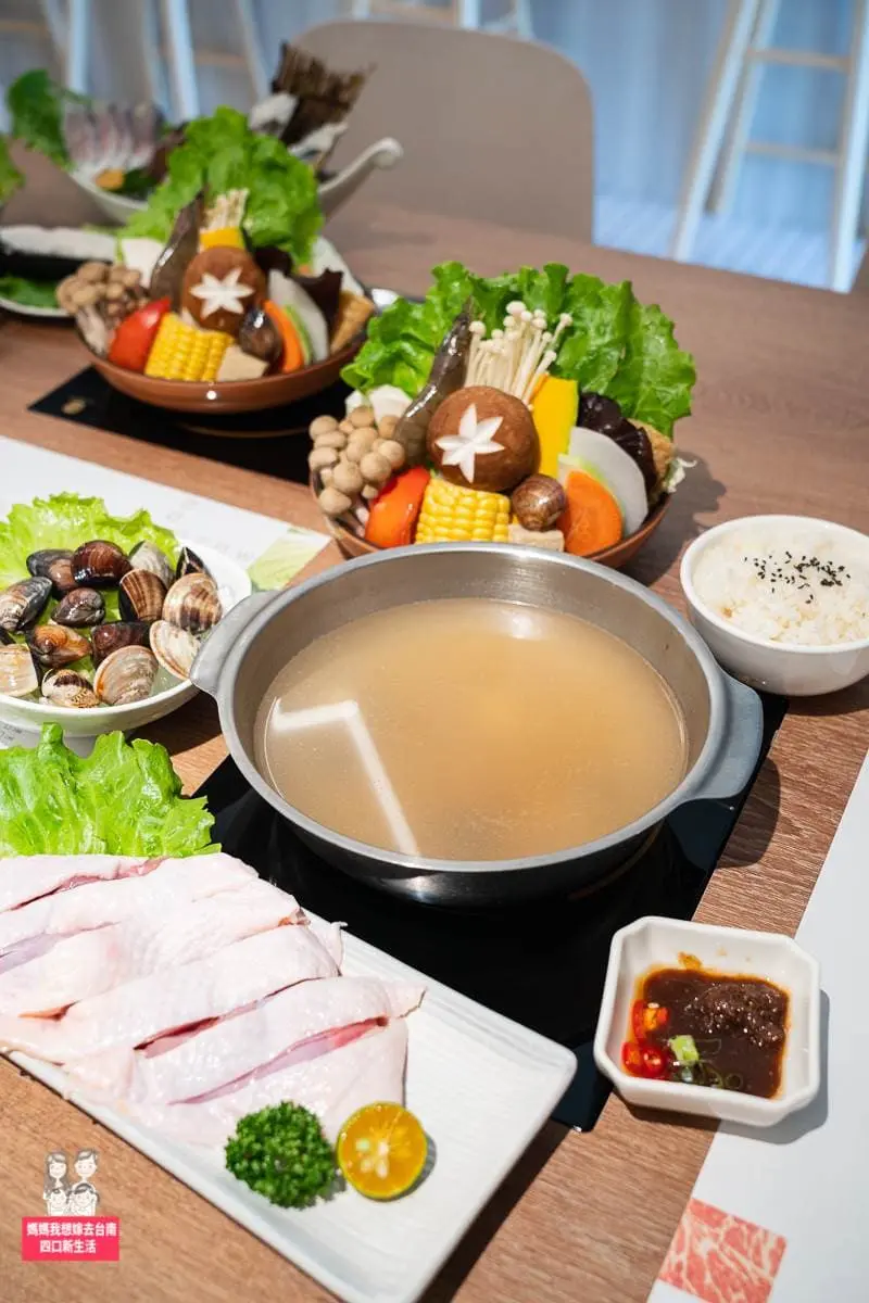 【新開店】台南「網美系火鍋店」打卡萬花筒裝潢,現炒麻辣石頭鍋有中藥香 【新開店】台南「網美系火鍋店」打卡萬花筒裝潢,現炒麻辣石頭鍋有中藥香