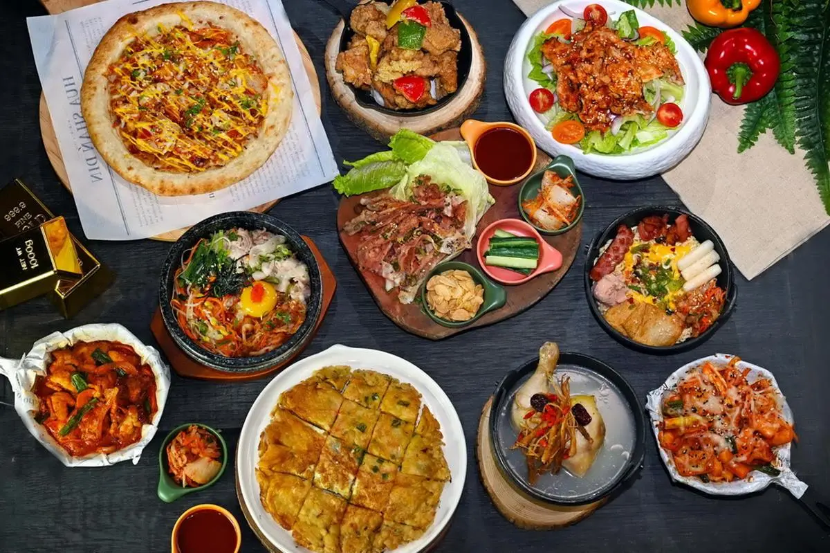 免費吃韓式料理！住旅店任選10道打卡菜可吃，石鍋拌飯、起士部隊鍋都有