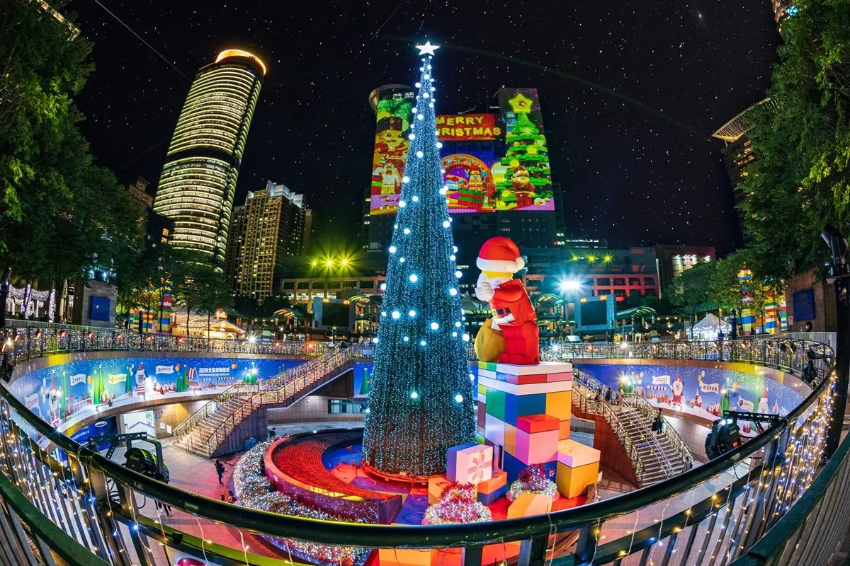 全台必拍8大主題耶誕樹!皮卡丘、熊大、史努比都現身,還有飄雪秀秒飛出國 全台必拍8大主題耶誕樹!皮卡丘、熊大、史努比都現身,還有飄雪秀秒飛出國