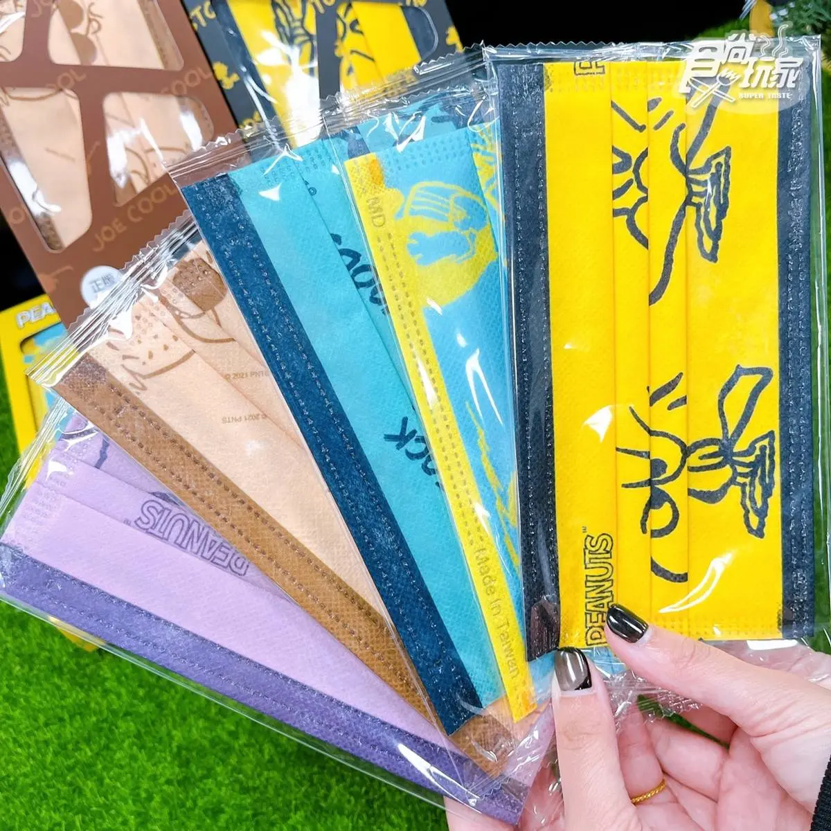 戴史努比口罩救浪浪!最新5款「超萌大頭+雙色口罩」,超罕見查理布朗款也有 戴史努比口罩救浪浪!最新5款「超萌大頭+雙色口罩」,超罕見查理布朗款也有