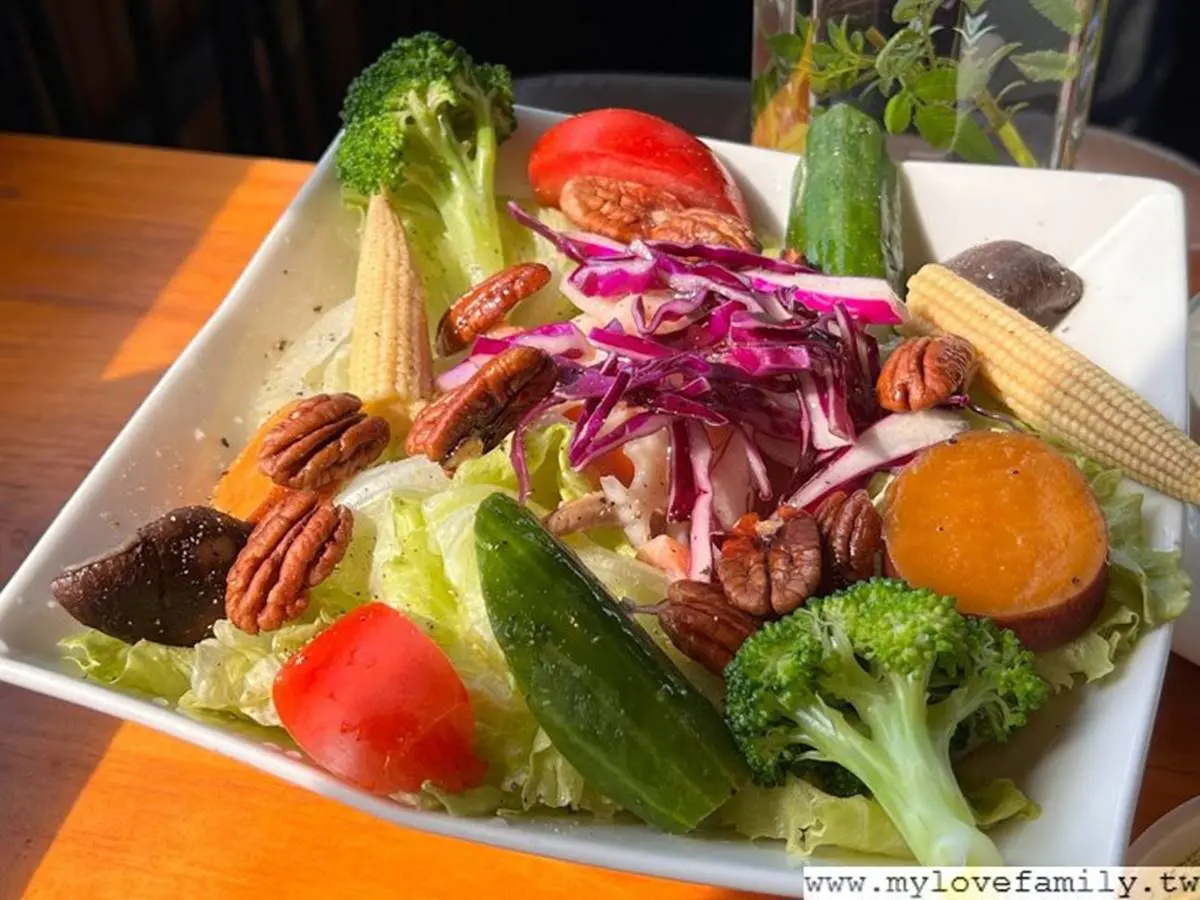 藏身山中貨櫃屋!桃園「隱藏版咖啡廳」打卡山林美景,甜食先嘗宇治抹茶鬆餅 藏身山中貨櫃屋!桃園「隱藏版咖啡廳」打卡山林美景,甜食先嘗宇治抹茶鬆餅