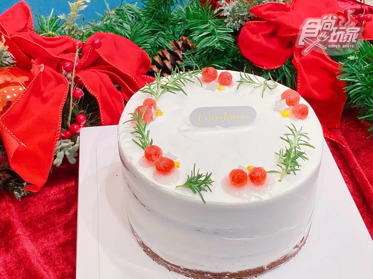 可吃的耶誕花圈!網美店3款巧克力夯品,切開精品格紋、雪人和麋鹿變馬卡龍 可吃的耶誕花圈!網美店3款巧克力夯品,切開精品格紋、雪人和麋鹿變馬卡龍