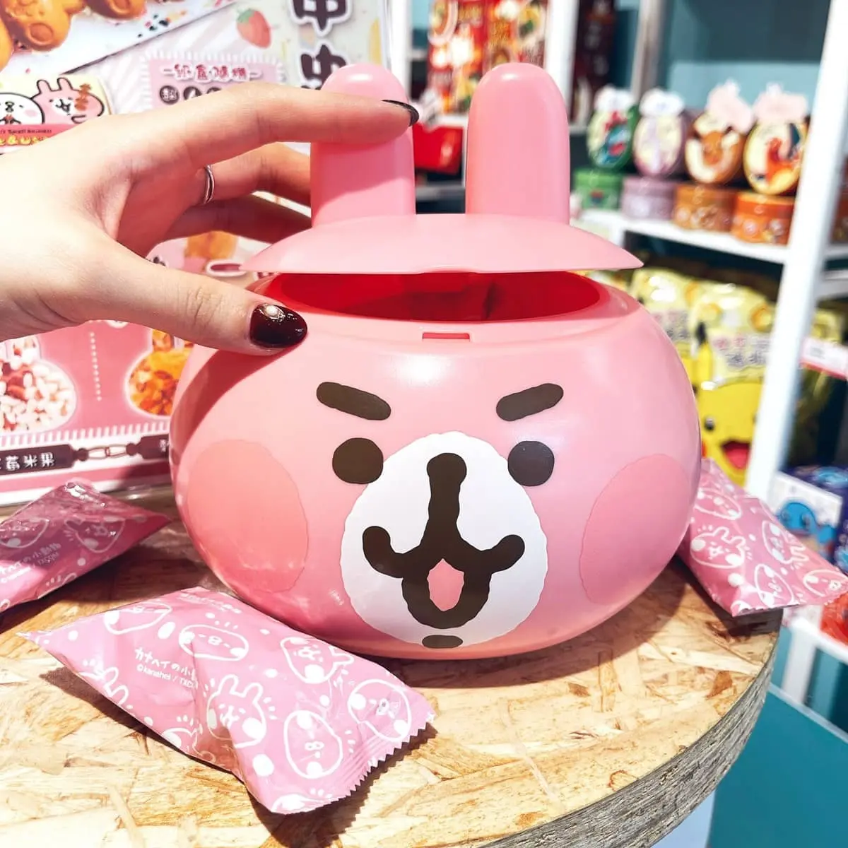 兔兔大頭提桶太Q!卡娜赫拉主題店快閃西門,先打卡P助串串燒、爆餡人形燒 兔兔大頭提桶太Q!卡娜赫拉主題店快閃西門,先打卡P助串串燒、爆餡人形燒