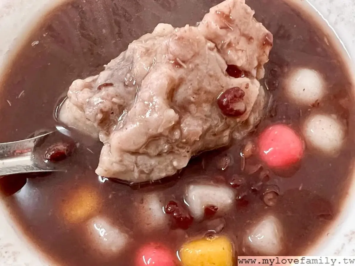 在地人才知!桃園「4.8星甜品店」必喝黃金比例紅豆湯,配料最推百搭蜜芋頭 在地人才知!桃園「4.8星甜品店」必喝黃金比例紅豆湯,配料最推百搭蜜芋頭