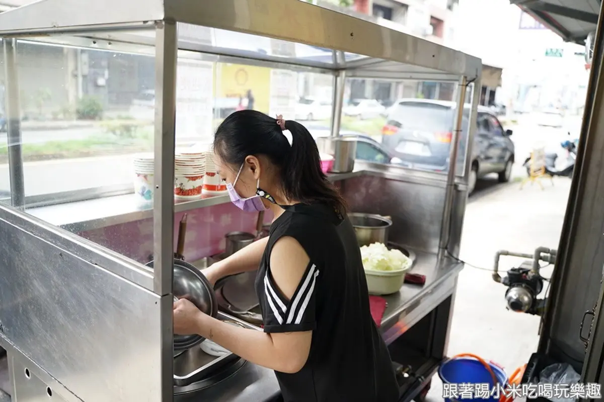 冬天進補必吃!新竹超夯「藥膳羊肉爐」香氣逼人,老饕必搭手切羊肉炒麵 冬天進補必吃!新竹超夯「藥膳羊肉爐」香氣逼人,老饕必搭手切羊肉炒麵