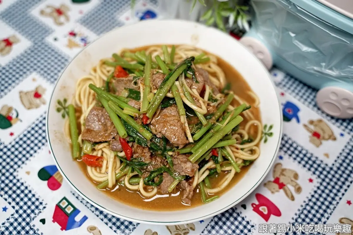 冬天進補必吃!新竹超夯「藥膳羊肉爐」香氣逼人,老饕必搭手切羊肉炒麵 冬天進補必吃!新竹超夯「藥膳羊肉爐」香氣逼人,老饕必搭手切羊肉炒麵