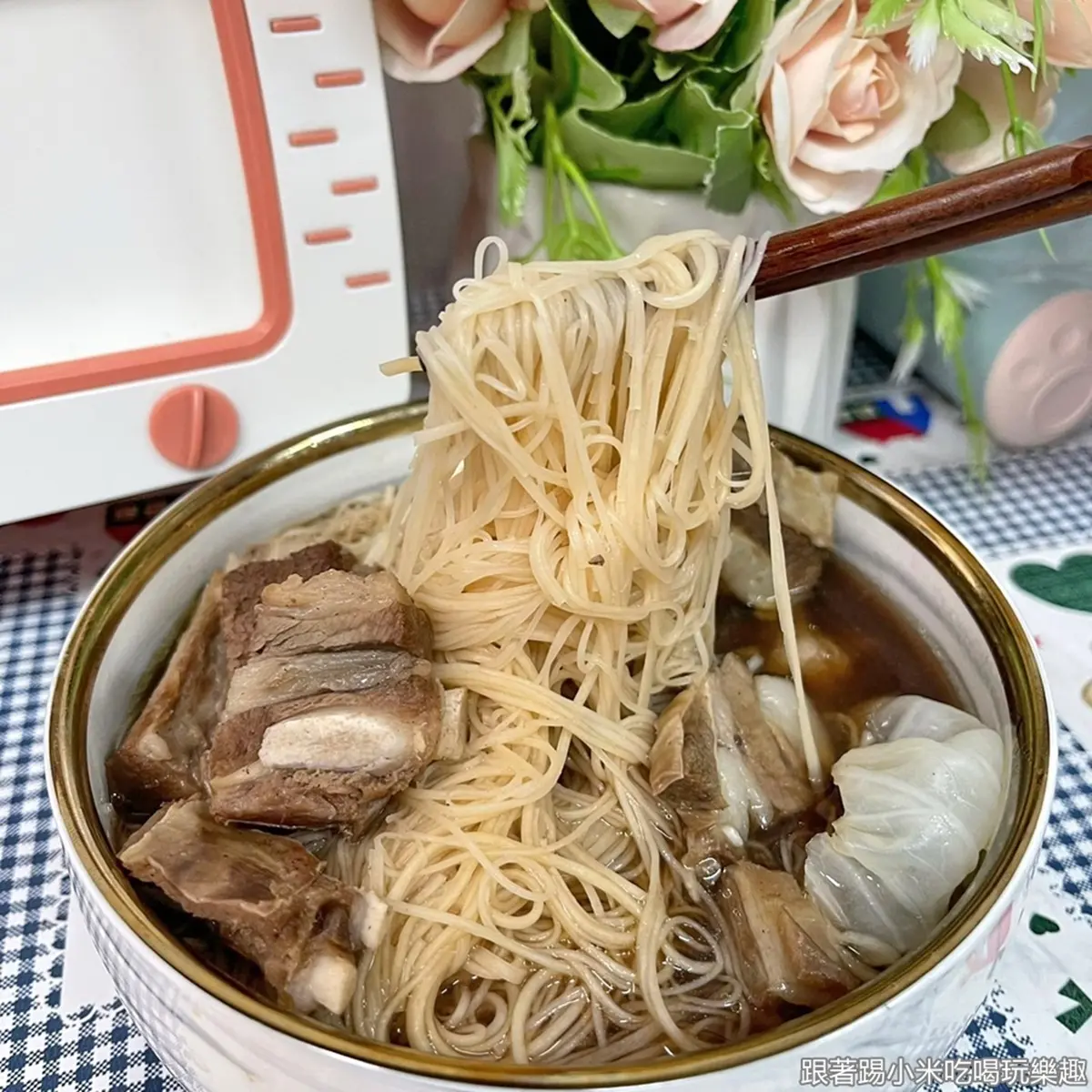 冬天進補必吃!新竹超夯「藥膳羊肉爐」香氣逼人,老饕必搭手切羊肉炒麵 冬天進補必吃!新竹超夯「藥膳羊肉爐」香氣逼人,老饕必搭手切羊肉炒麵