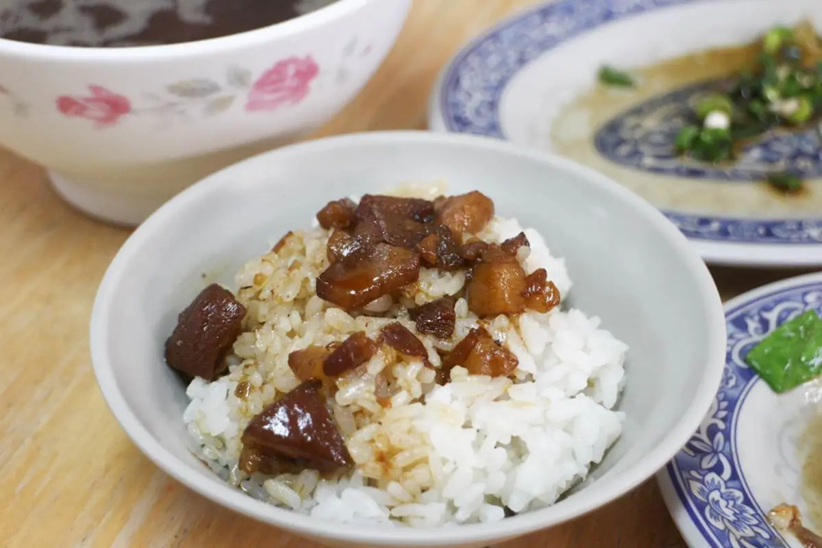 在地人才知道!台南20年「牛肉湯」先搶限量五花肉,嗜辣者必搭「強力椒」 在地人才知道!台南20年「牛肉湯」先搶限量五花肉,嗜辣者必搭「強力椒」