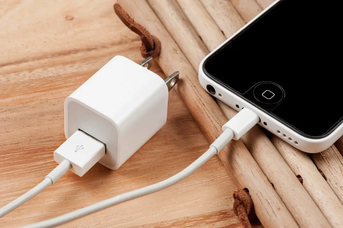 手機電池像新的一樣!果粉必學4招iPhone回春術,充電頭、APP都有影響 手機電池像新的一樣!果粉必學4招iPhone回春術,充電頭、APP都有影響