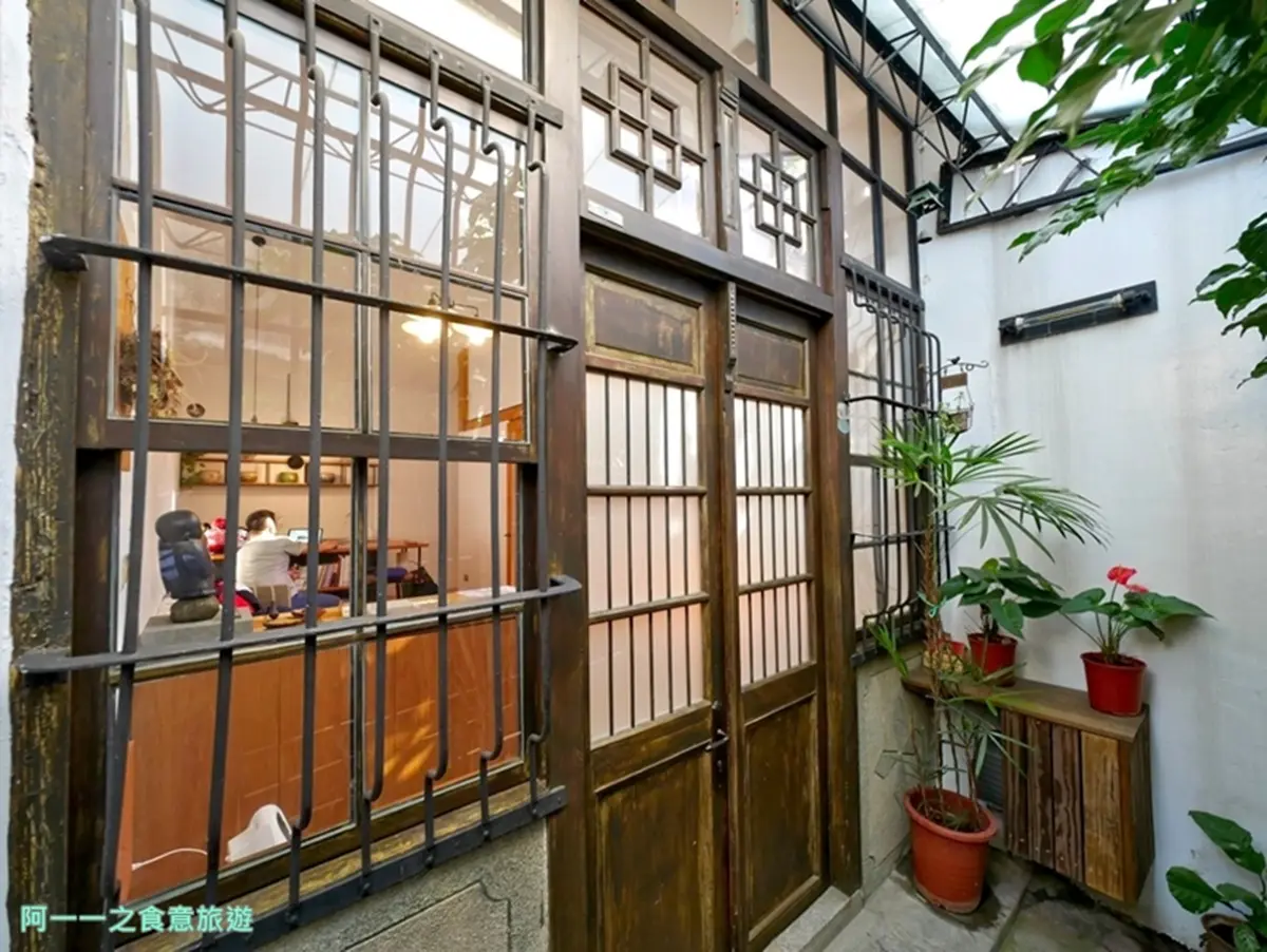 2人就能包棟!台南日式「老屋民宿」打卡絕美天井,還能爽泡超大夢幻浴池 2人就能包棟!台南日式「老屋民宿」打卡絕美天井,還能爽泡超大夢幻浴池