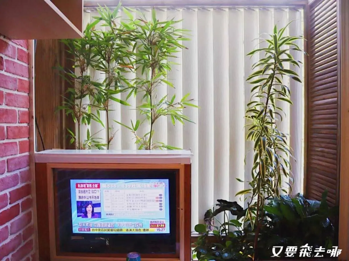 １人只要200元！烏來「日式景觀湯屋」爽泡SPA按摩池，還能看電視超放鬆