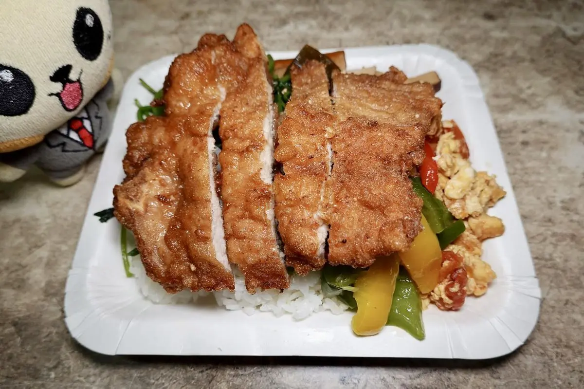 庶民最愛美味！台北人必吃10大排骨飯：米其林必比登推薦、老市場排隊便當