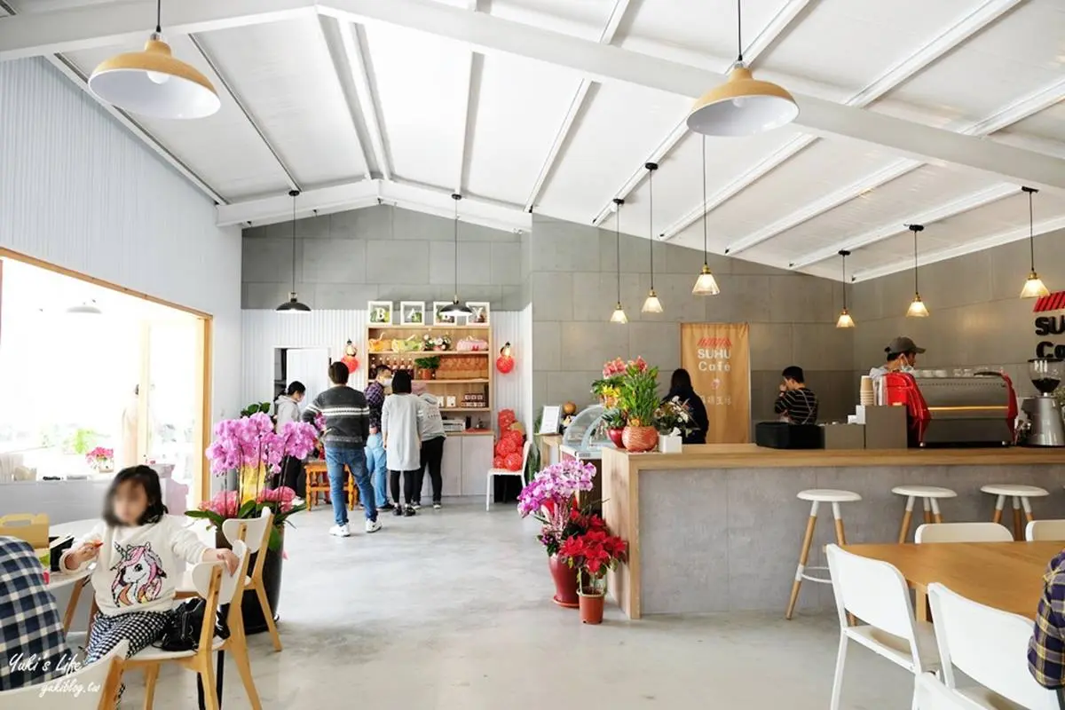 隱身在咖啡廳的草莓園！苗栗「韓系咖啡館」能採大湖草莓，還要點綿密雪酪冰