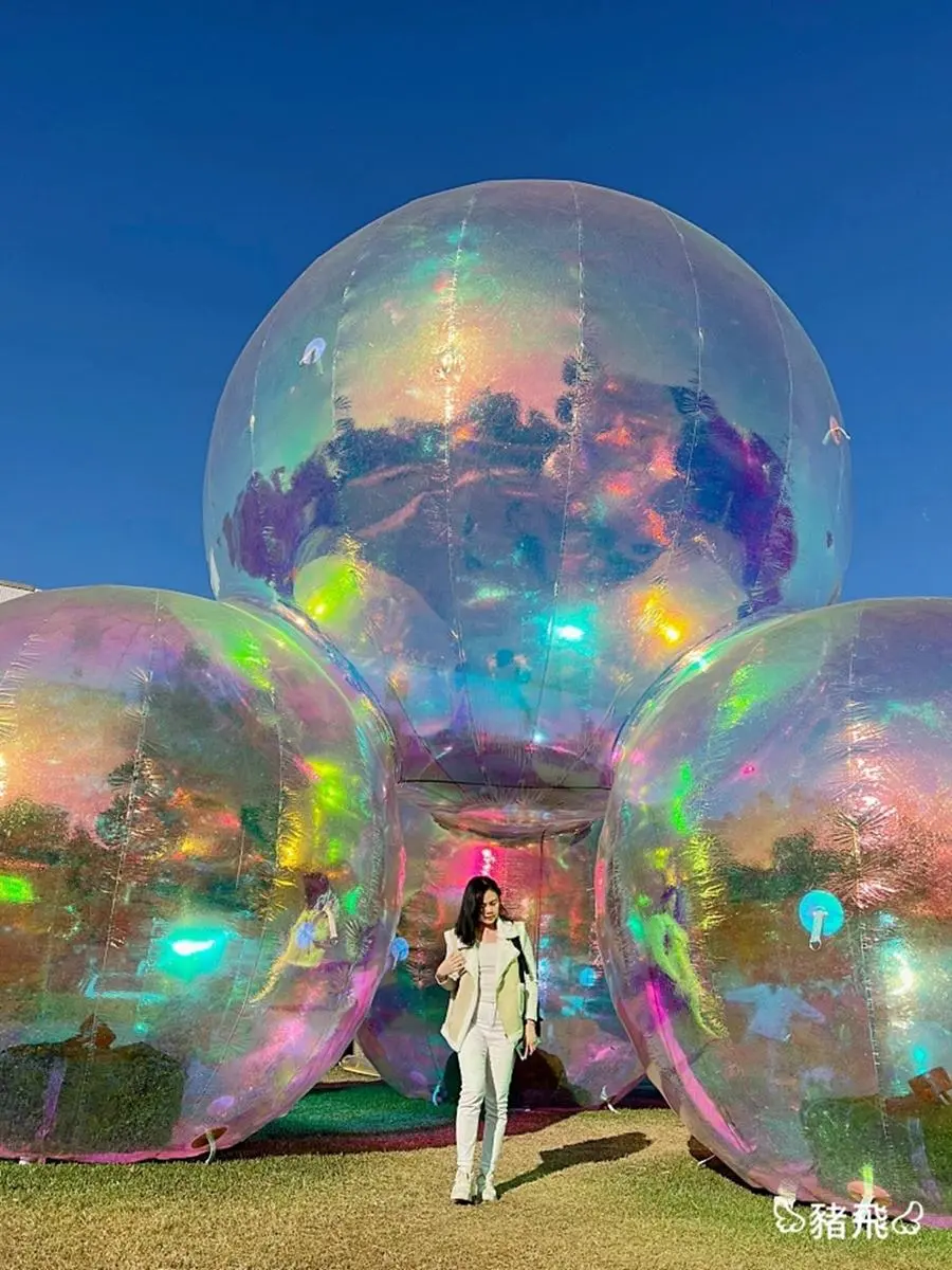 台中最新「巨型彩虹泡泡」登場!打卡超夢幻七彩泡泡球,夜晚點燈更好拍 台中最新「巨型彩虹泡泡」登場!打卡超夢幻七彩泡泡球,夜晚點燈更好拍