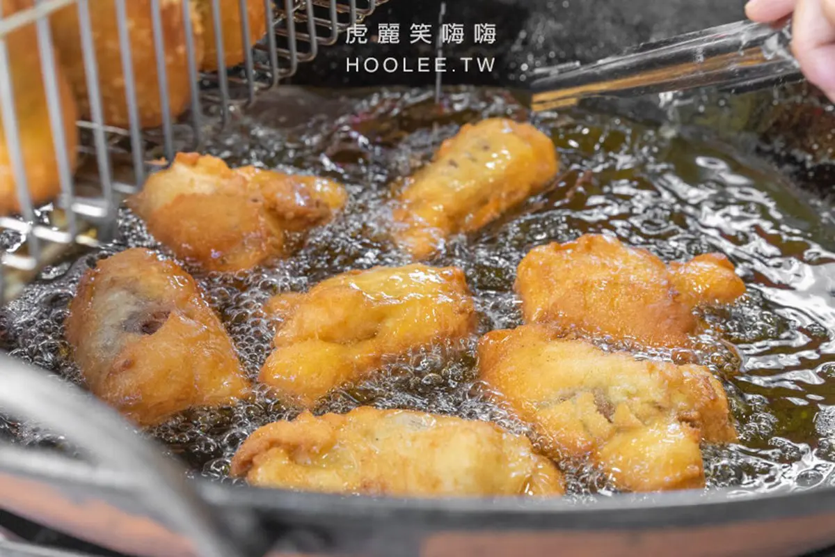 60年人氣小吃!現炸雞蛋酥1個只要20元,「咖哩口味」吃得到滿滿肉餡加蔥花 60年人氣小吃!現炸雞蛋酥1個只要20元,「咖哩口味」吃得到滿滿肉餡加蔥花