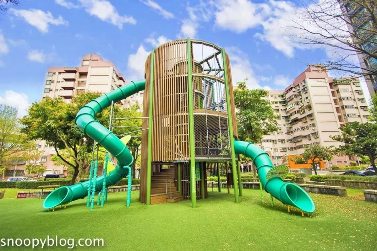帶小孩放電!全台10條超好玩「特色溜滑梯」: 巨型彩虹道、50公尺滾輪滑梯 帶小孩放電!全台10條超好玩「特色溜滑梯」: 巨型彩虹道、50公尺滾輪滑梯