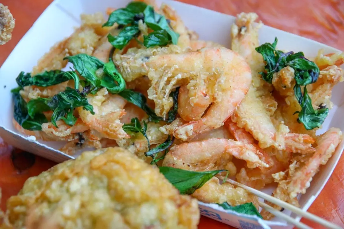 台南超狂海產批發商！整尾現炸吳郭魚只要50元，隱藏版「炸蝦加蚵嗲」也必點