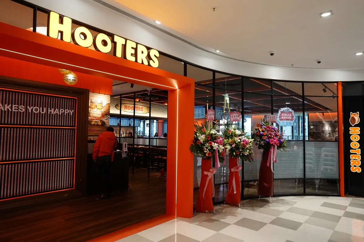 Hooters進軍竹北遠百!必嗑辣雞翅、豬肋排,還有親子互動遊戲、兒童餐 Hooters進軍竹北遠百!必嗑辣雞翅、豬肋排,還有親子互動遊戲、兒童餐