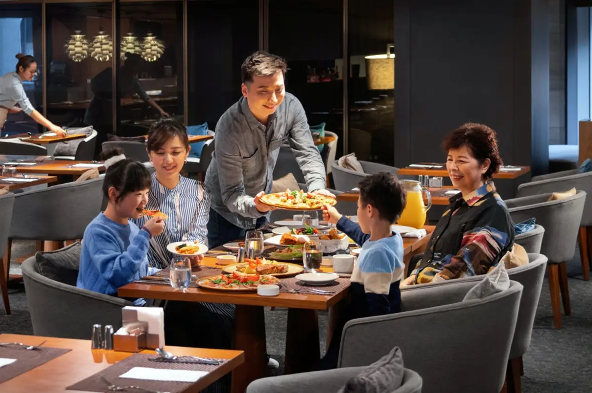台北最美林蔭大道飯店！期間限定吃到飽，880元爽嗑９道主菜、自助餐檯好料