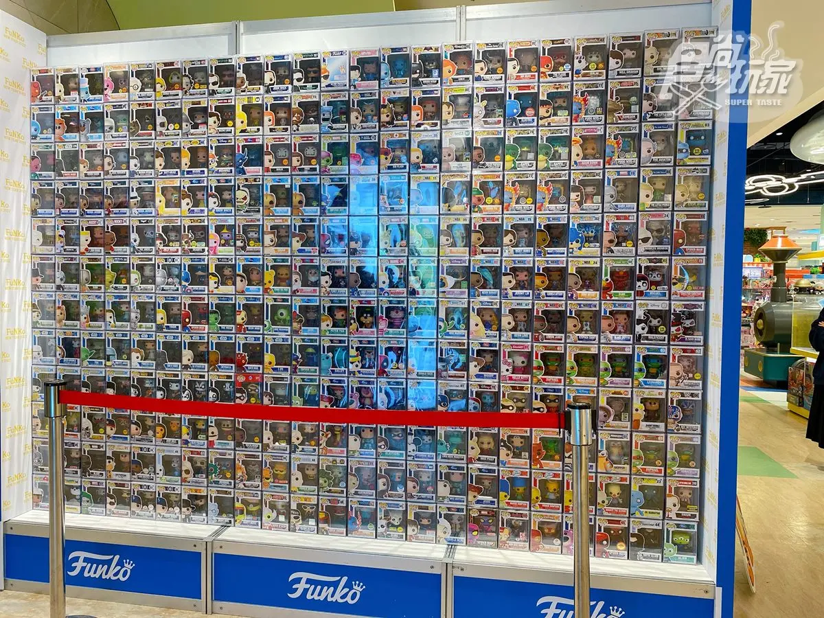 全台最大Funko公仔展！米奇變身老虎裝，還有巨型三眼怪、炭治郎可拍