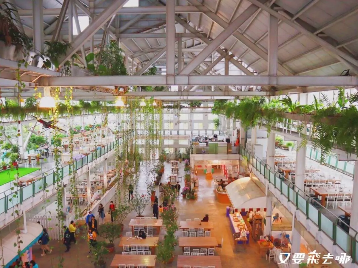 全台首座「香味主題館」!必拍夢幻白色玻璃屋、天空步道,還有彩繪盆栽DIY 香草菲菲|全台最大室內玻璃屋