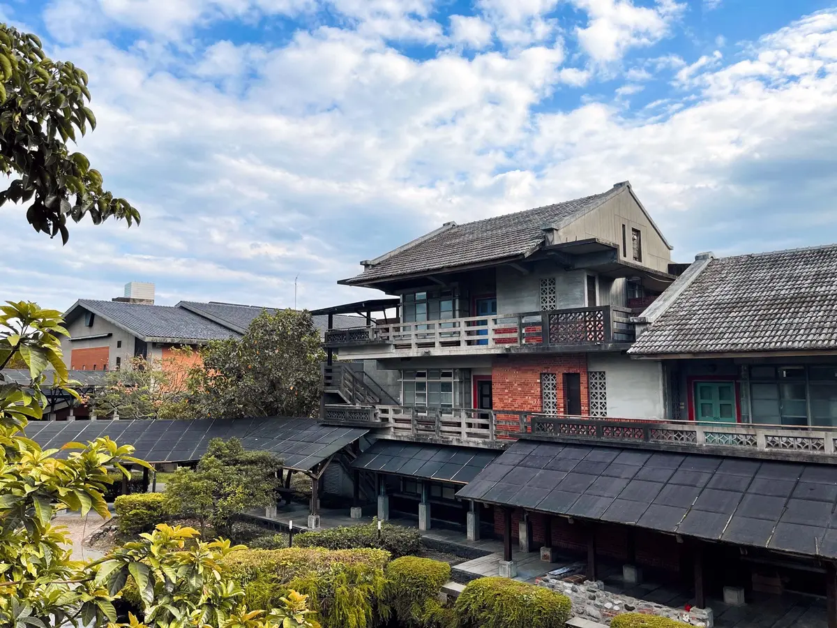 宜蘭、花蓮最新網美旅宿！閩南式建築森林房型必拍，１元就能升等８人房型