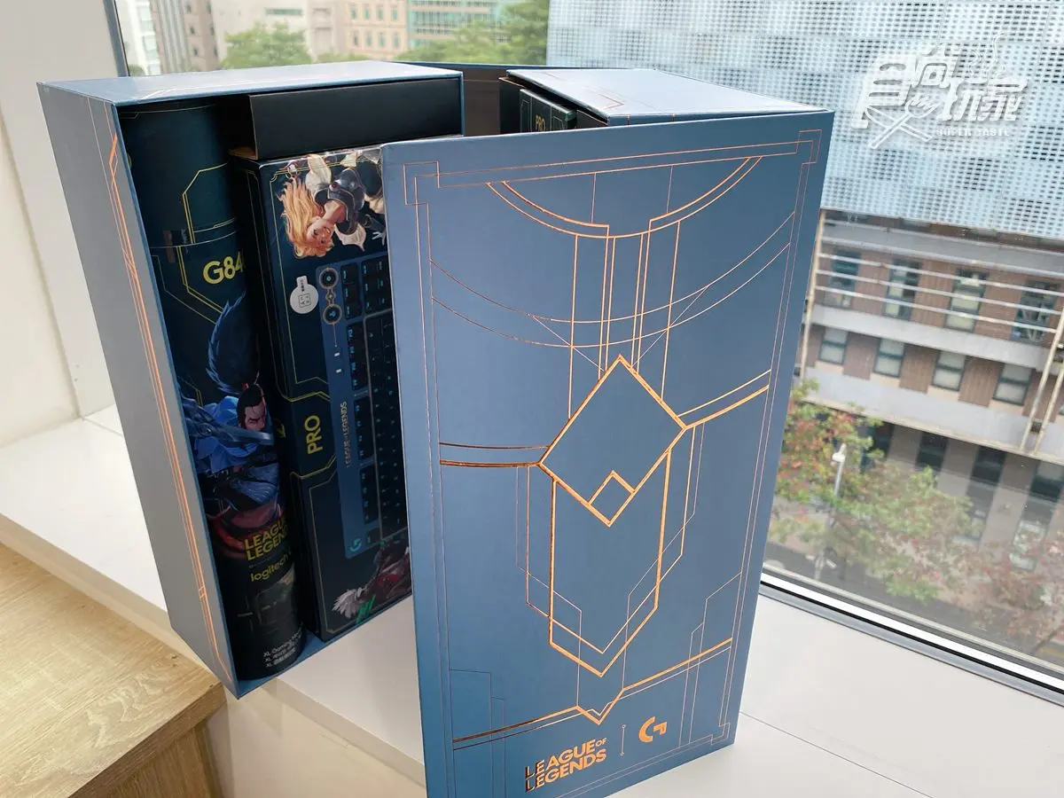 電玩控必收！超狂LoL「變形金剛組」，機械式鍵盤、滑鼠全變身遊戲角色