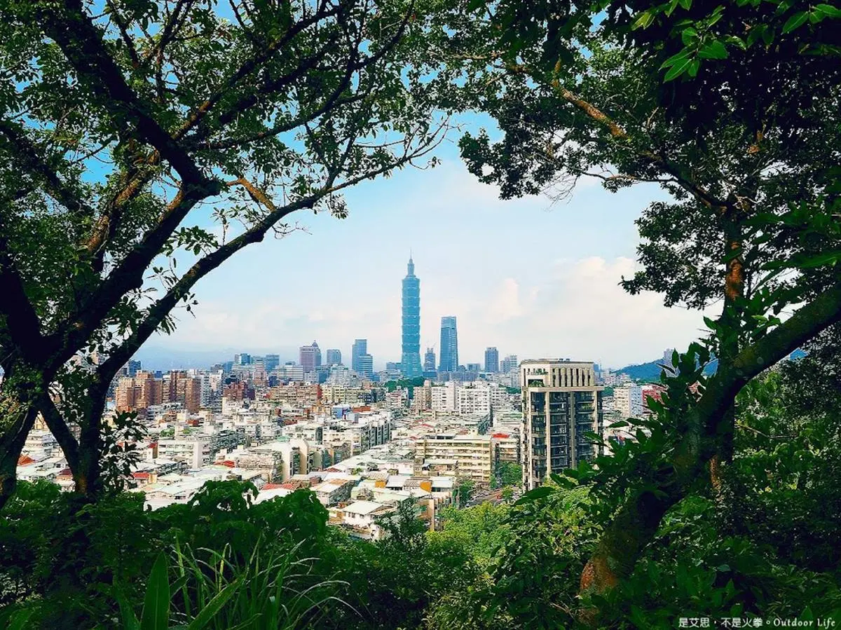 情侶約會必衝！雙北６處祕境賞「百萬夜景」，眺望整座市景、無死角101美景