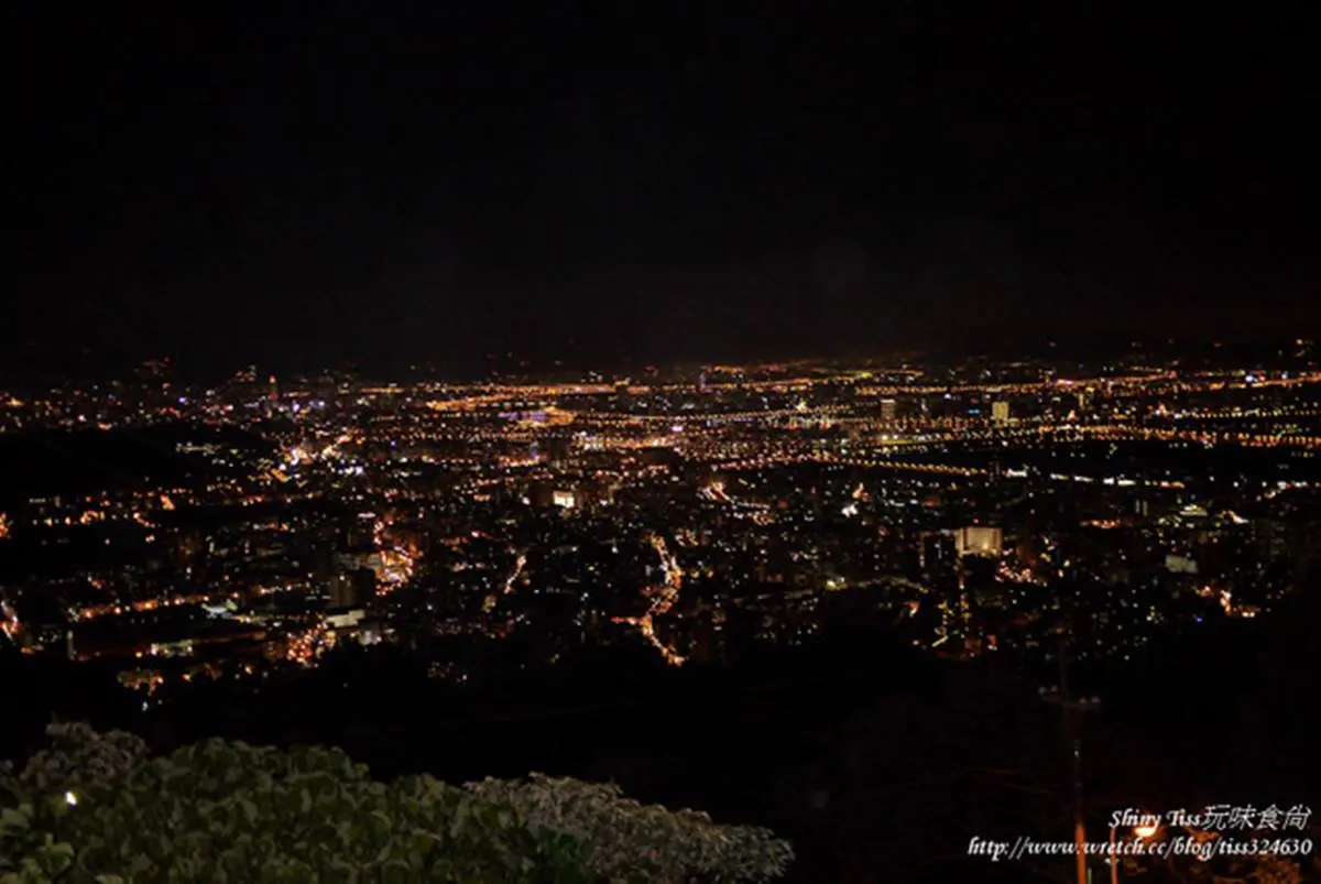 情侶約會必衝！雙北６處祕境賞「百萬夜景」，眺望整座市景、無死角101美景