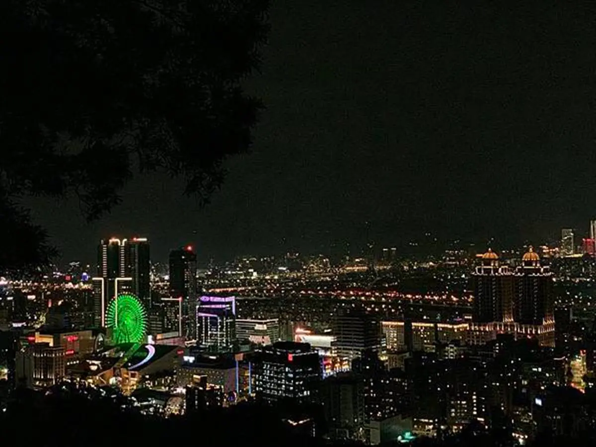 情侶約會必衝！雙北６處祕境賞「百萬夜景」，眺望整座市景、無死角101美景