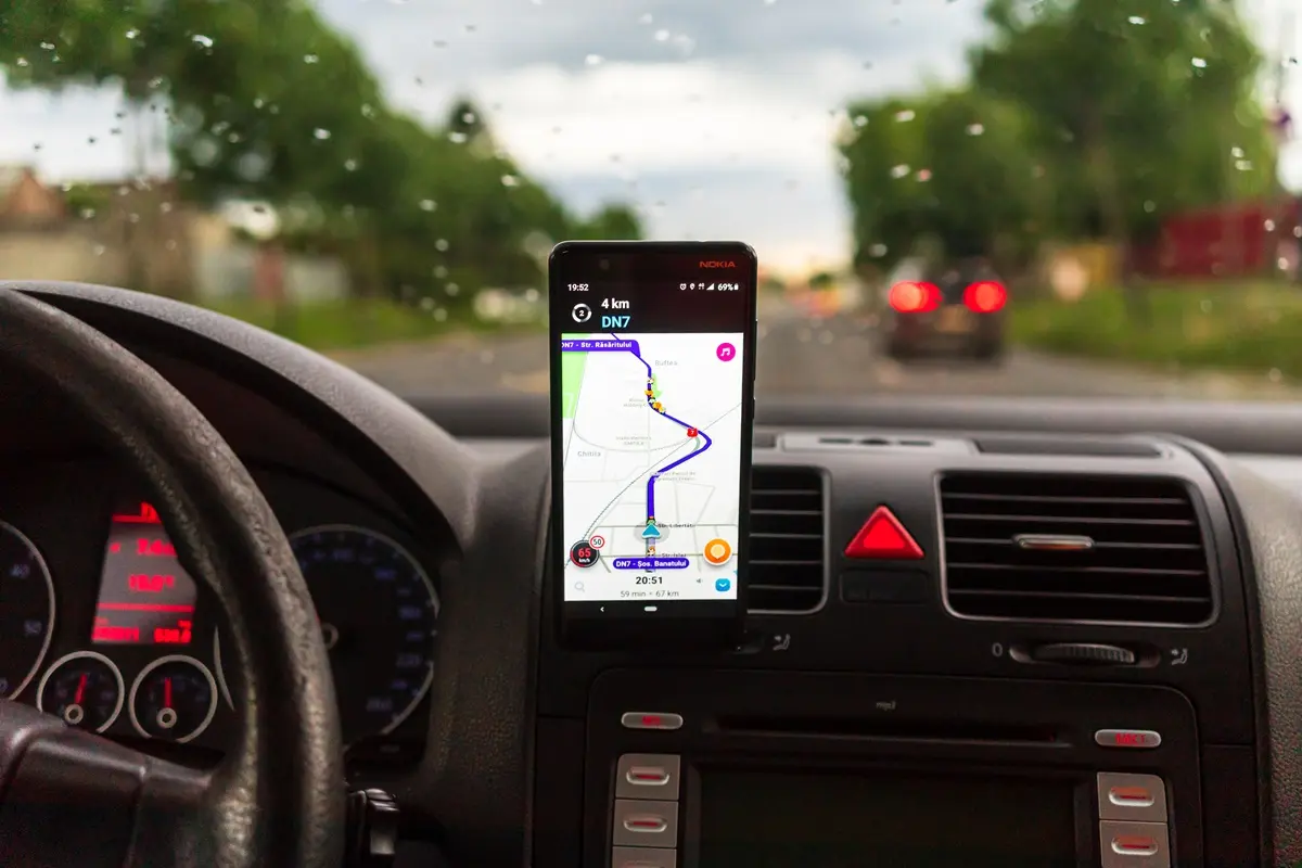 iPhone這樣用大NG！４大狀況手機電量狂掉：開車別放通風口、低溫也會大耗電