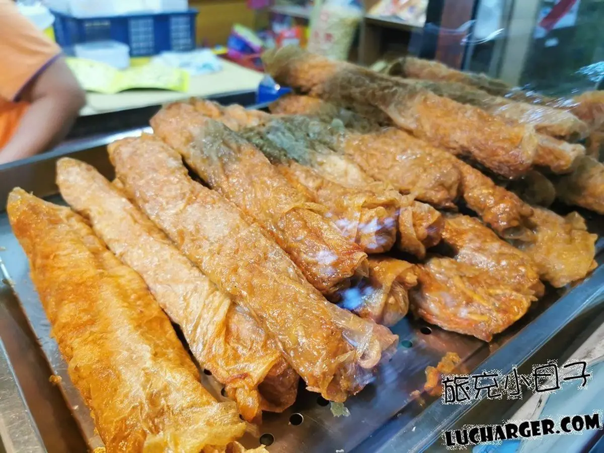 放天燈順路吃！平溪５家人氣美食：30年炭火香腸、古早椪餅麵茶、酥皮窯烤雞