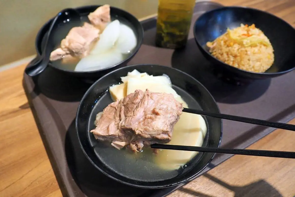 從早餐吃到宵夜!台北6家「24小時不打烊」美食:銷魂半熟滷肉飯、厚切牛雜麵 從早餐吃到宵夜!台北6家「24小時不打烊」美食:銷魂半熟滷肉飯、厚切牛雜麵